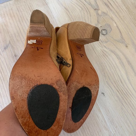 J shoes Saloon Ankle Boots, size 40 or 9.5 - Picture 3 of 7